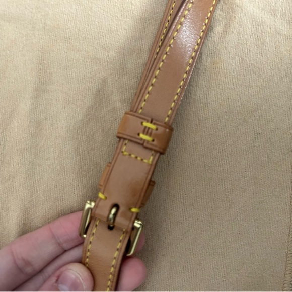 Louis Vuitton Musette Tango - Picture 15 of 16